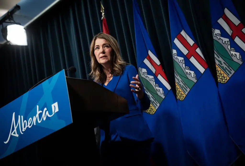 Danielle Smith rejects taxing oil exports, pushes increased diplomacy efforts with U.S.