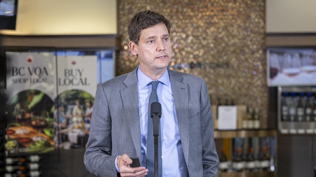 B.C. premier pushes Ottawa to go further on U.S. tariff response